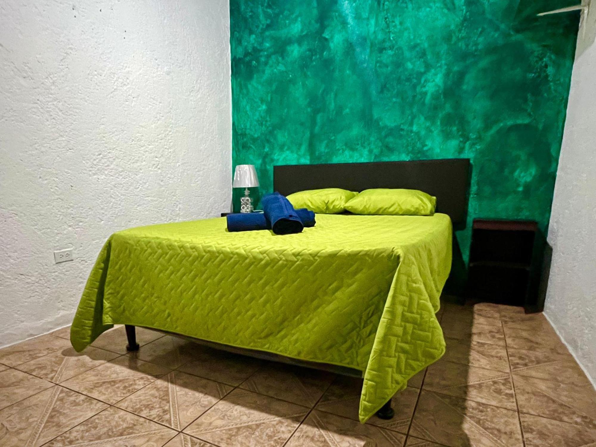Wonderland Hostel Antigua Ngoại thất bức ảnh