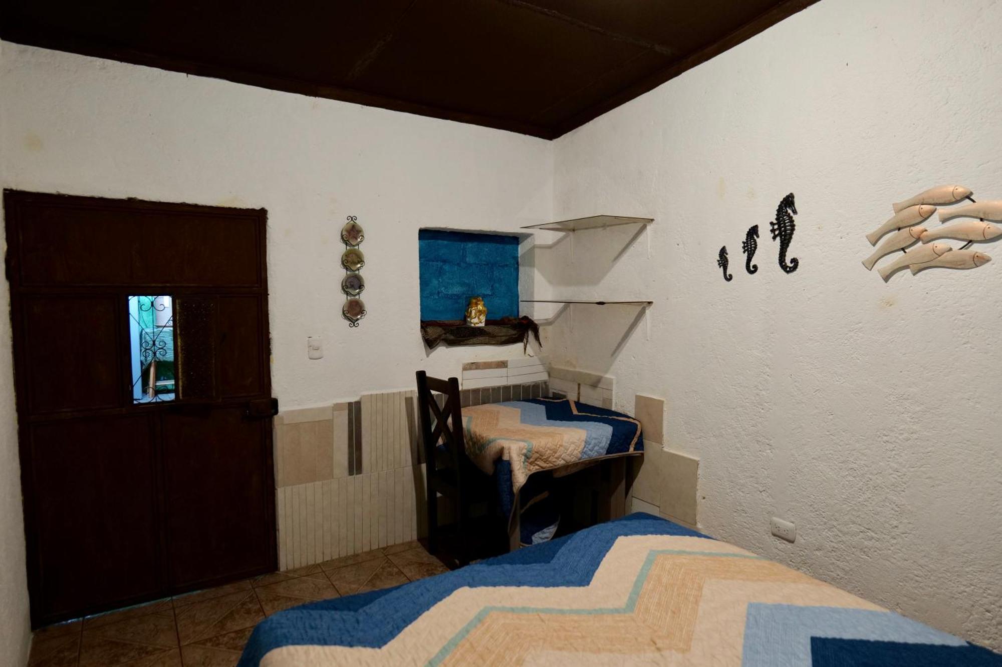 Wonderland Hostel Antigua Ngoại thất bức ảnh